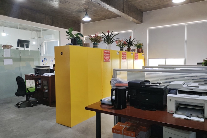 제약 기업을위한 가연성 내각 자체 폐쇄