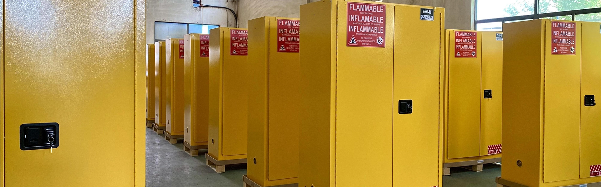 금속 안전 내각